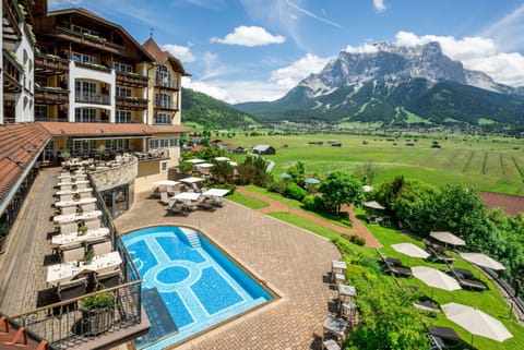 Property building, Swimming pool