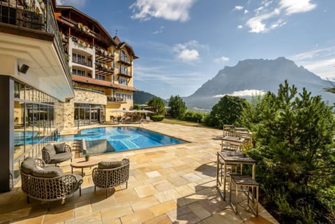 View (from property/room), Spa and wellness centre/facilities, Landmark view, Swimming pool
