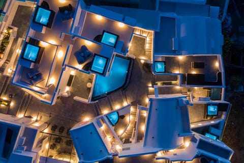 Bird's eye view, Pool view