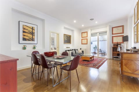 Communal lounge/ TV room, Living room