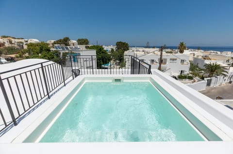 View (from property/room), Swimming pool, sunbed