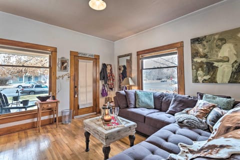 Lovely Montrose Home with Yard Walk to Dtwn and Park! House in Montrose