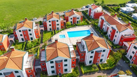 Property building, Swimming pool, Location