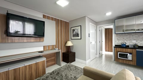TV and multimedia, Kitchen or kitchenette, Seating area