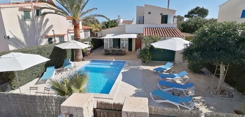 Property building, Bird's eye view, Swimming pool