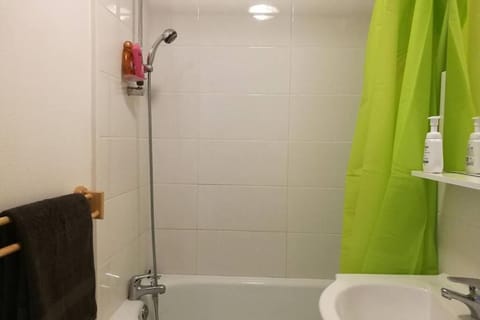 Studio proche centre ville avec Garage Machine à Laver Apartment in Besançon