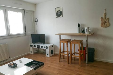 Studio proche centre ville avec Garage Machine à Laver Apartment in Besançon