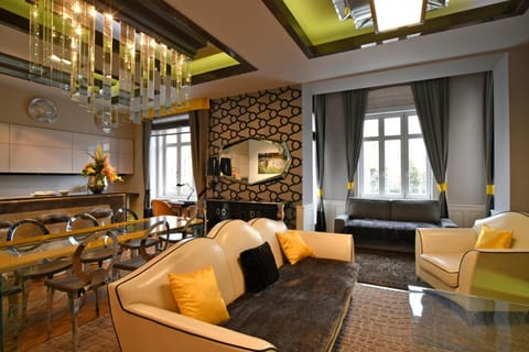 TV and multimedia, Kitchen or kitchenette, Living room, Dining area
