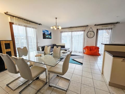 Le Balcon du Laudon Au cœur de St Jorioz spacieux appartement avec terrasse et vue montagne Apartment in Sévrier