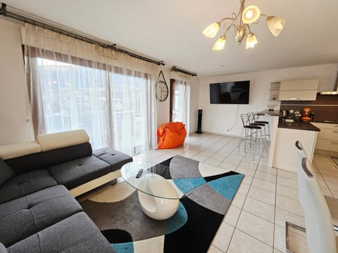 Le Balcon du Laudon Au cœur de St Jorioz spacieux appartement avec terrasse et vue montagne Apartment in Sévrier