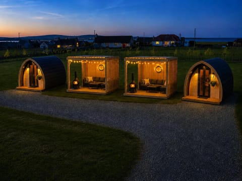 Garden, Area and facilities, fireplace