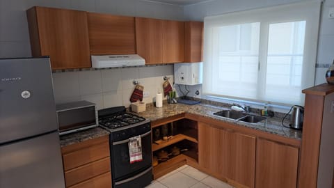 Kitchen or kitchenette, minibar, pet friendly, stove