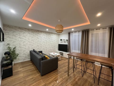 Communal lounge/ TV room, TV and multimedia, Living room