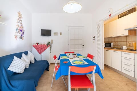 Living room, Dining area, kitchen