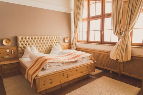 Staff, Photo of the whole room, Bedroom