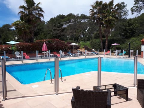 Hotel Albatros Apartment in Mouans-Sartoux