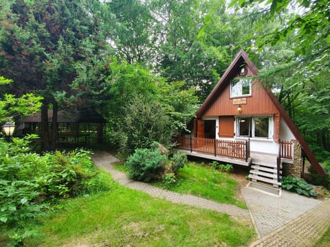 Property building, Facade/entrance, BBQ facilities, Garden