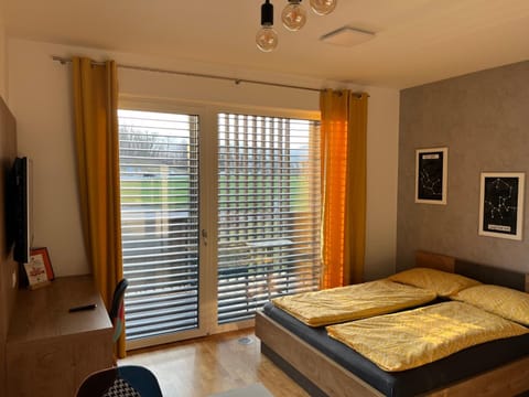 Bed, Balcony/Terrace, Photo of the whole room