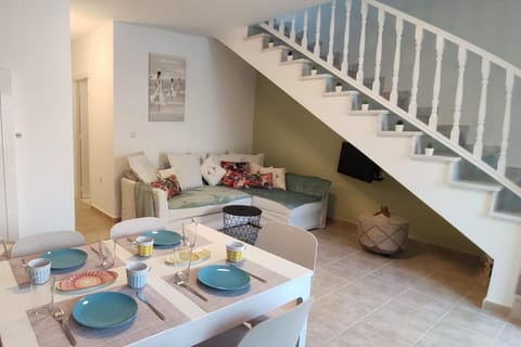 Communal lounge/ TV room, Dining area