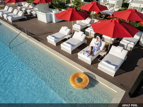 Restaurant/places to eat, Swimming pool