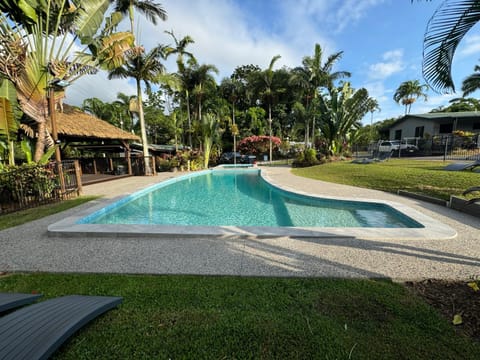 Swimming pool, Swimming pool