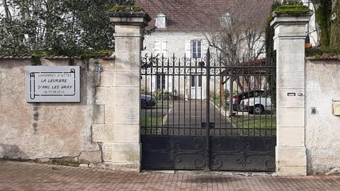 Facade/entrance, Property logo or sign
