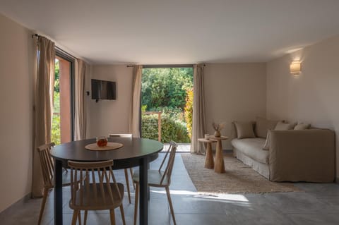 Communal lounge/ TV room, Seating area