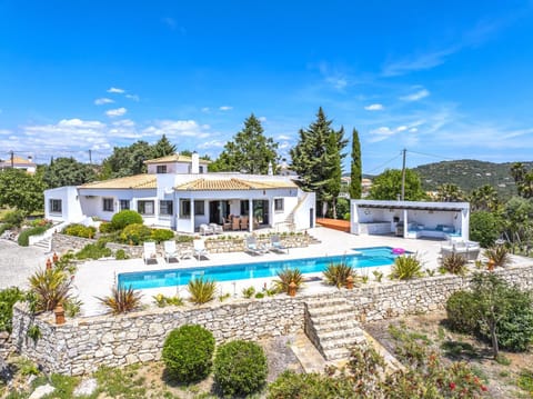 Property building, Day, Natural landscape, Garden, Garden view, Mountain view, Pool view, Swimming pool, sunbed