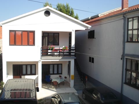 Property building, Balcony/Terrace, Photo of the whole room
