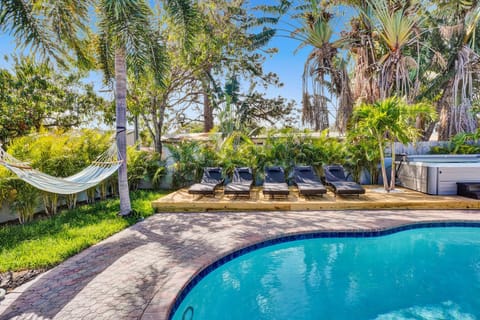Patio, Day, Pool view, Swimming pool, sunbed