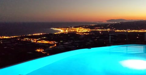 Pool view, Sea view