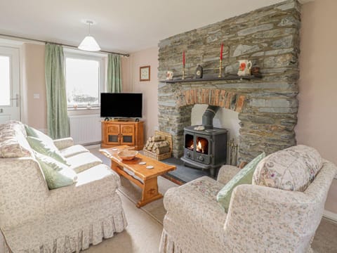 TV and multimedia, Living room, Lounge or bar, Seating area