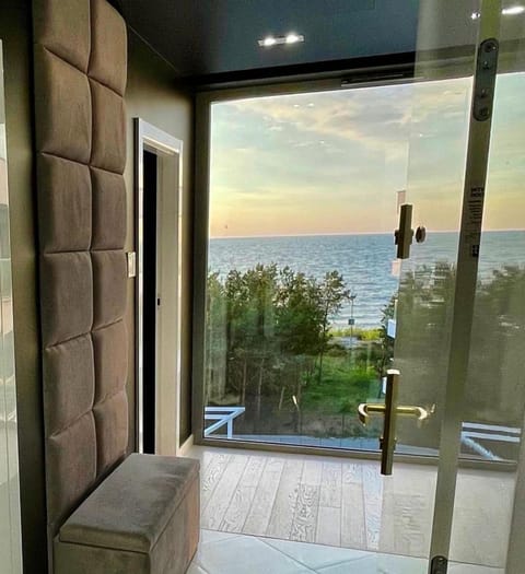 Facade/entrance, Sea view