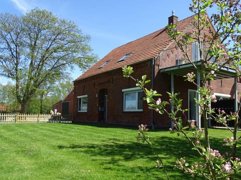 Property building, Spring, Day, Garden, Garden view