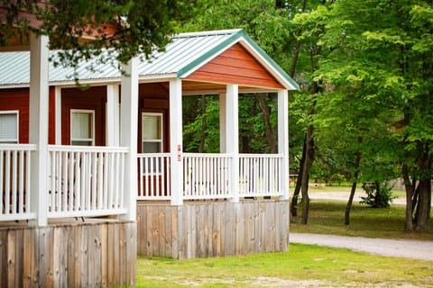 Bonanza Camping Resort Campground/ 
RV Resort in Lake Delton