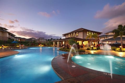 Property building, Hot Tub, Pool view, Swimming pool, Swimming pool, Sunset
