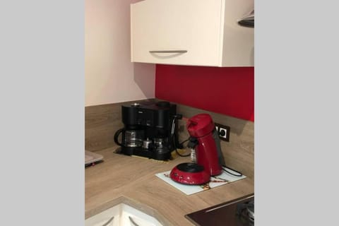 Coffee/tea facilities, Kitchen or kitchenette, Communal kitchen