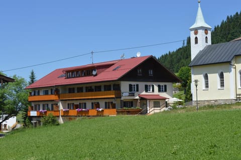 Bed & Breakfast Jungholz - Pension Katharina Bed and Breakfast in Pfronten