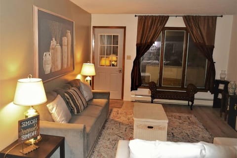 Arhaus 2 Apartment in Grand Forks