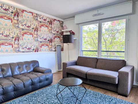 FRUITIERS2 - Bright 3 BR 15' away from the center of Paris Apartment in Saint-Denis, France