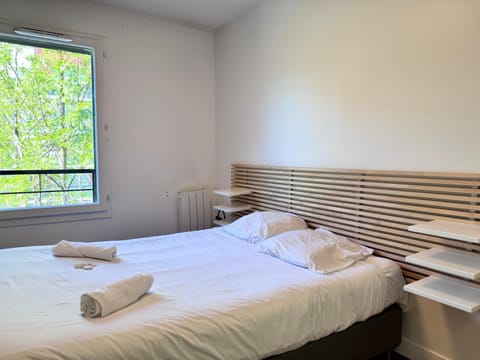 FRUITIERS2 - Bright 3 BR 15' away from the center of Paris Apartment in Saint-Denis, France