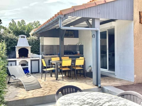 Patio, BBQ facilities, Dining area