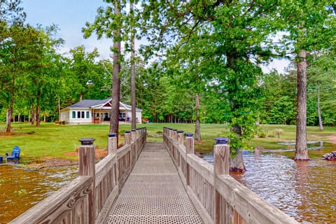 Large Waterfront Lake Murray Home with Dock House in Lake Murray