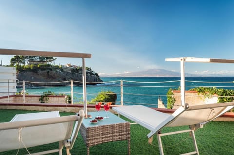 Property building, View (from property/room), City view, Garden view, Mountain view, Inner courtyard view
