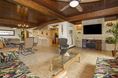 Living room, Photo of the whole room, Seating area