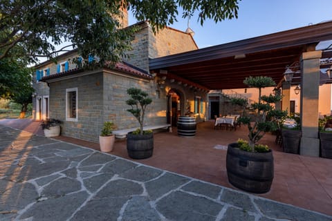 Property building, Facade/entrance, Garden view, Sea view
