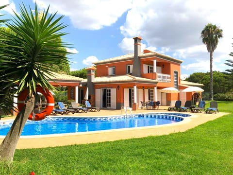 Property building, Swimming pool, Swimming pool