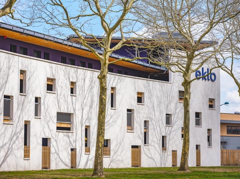 Property building, Facade/entrance