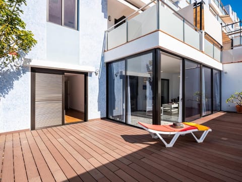 Patio, Facade/entrance, Balcony/Terrace