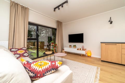 TV and multimedia, View (from property/room), Living room, Seating area, City view, City view, Garden view, Garden view, Landmark view, Landmark view, Area and facilities